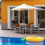 Ferienhaus The Yellow House By Lovelystay *
