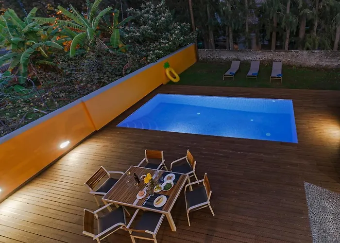 The Yellow House By Lovelystay *