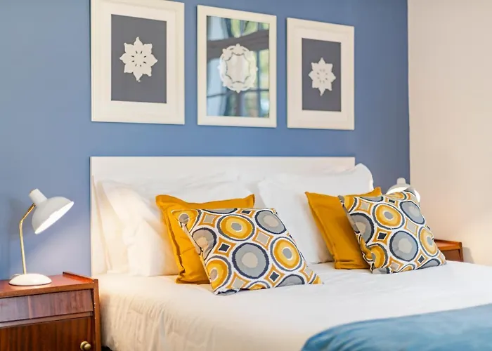 The Yellow House By Lovelystay * פונשל