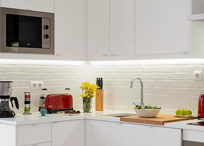 The Yellow House By Lovelystay * פונשל