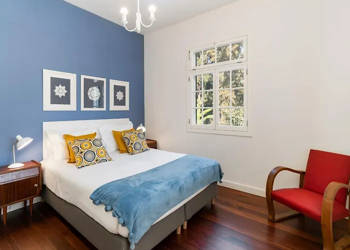 The Yellow House By Lovelystay