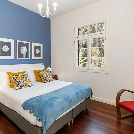 The Yellow House By Lovelystay