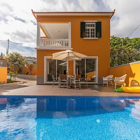 Ferienhaus The Yellow House By Lovelystay