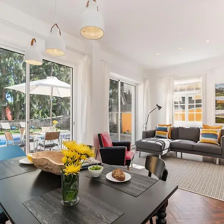 The Yellow House By Lovelystay Ferienhaus